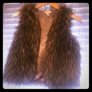 Women’s Faux Fur Vest like new (worn once!) XL